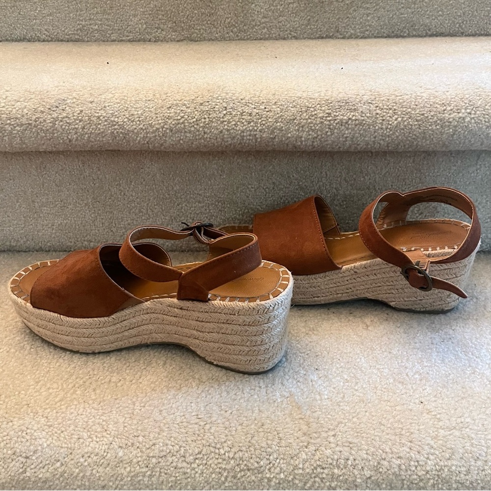 Universal Thread Women’s Tan Platform Sandals In … - image 4